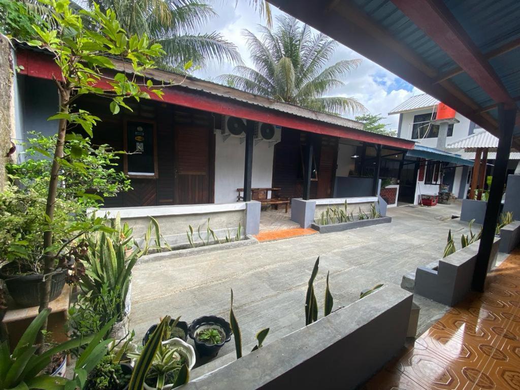 Krui Saejadi Surf And Stay ภายนอก รูปภาพ